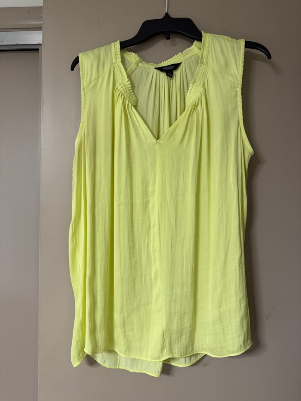 Simply Vera Vera Wang Neon Yellow V-Neck Sleeveless Camisole
